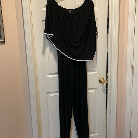 Women’s Jumpsuit - Picture 1 of 3